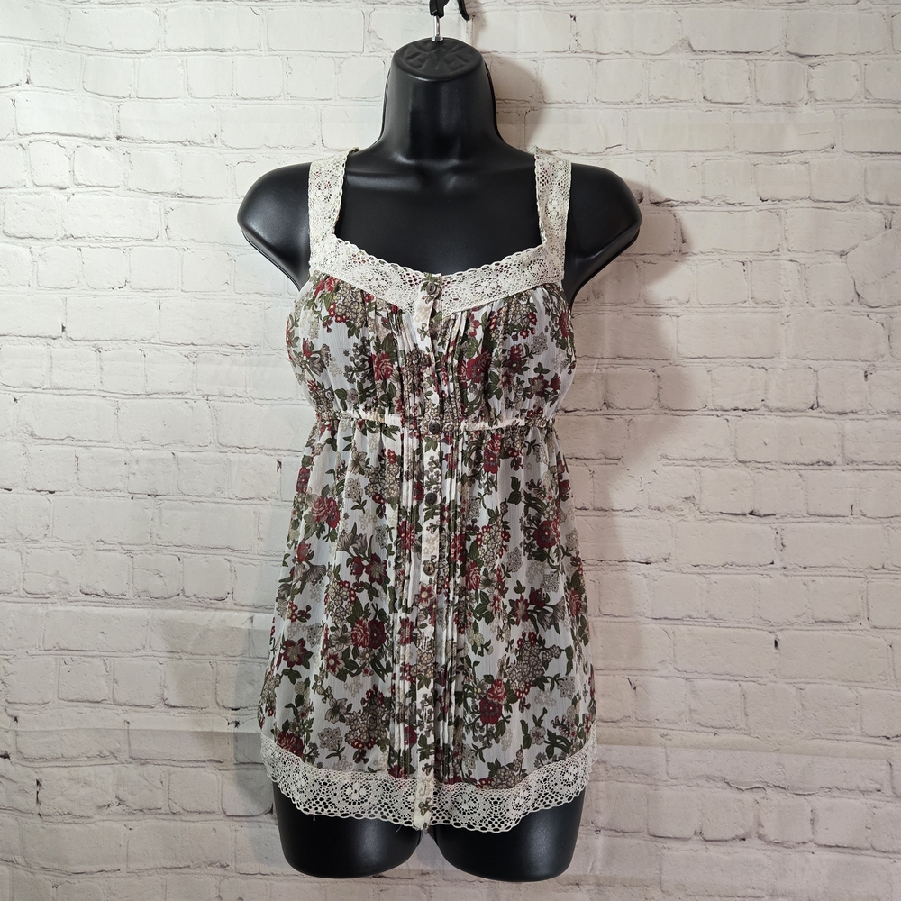 Maurices floral babydoll top with lace trim and‎ button Front Tie Back Sz M Boho